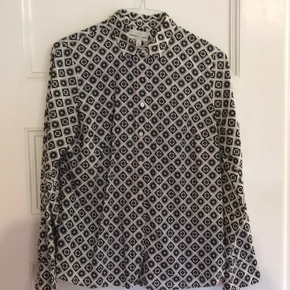 J. Crew Tops - J Crew print Perfect shirt